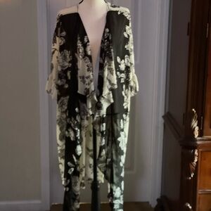 Floral Black and White Kimono